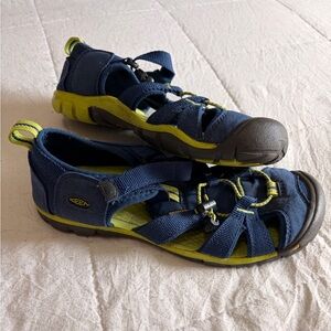 KEEN Kids Waterproof Hiking Sandals Big Kid Size 5 Navy Lime